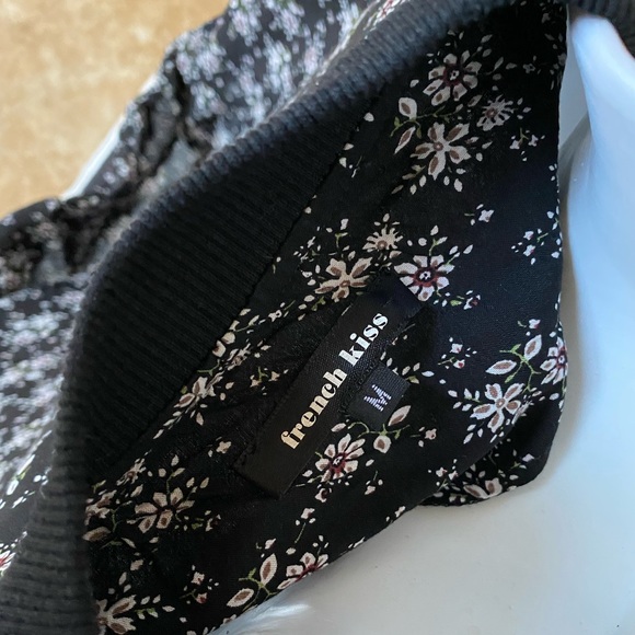 🛍Flower print Bomber Jacket🛍 - Picture 6 of 6